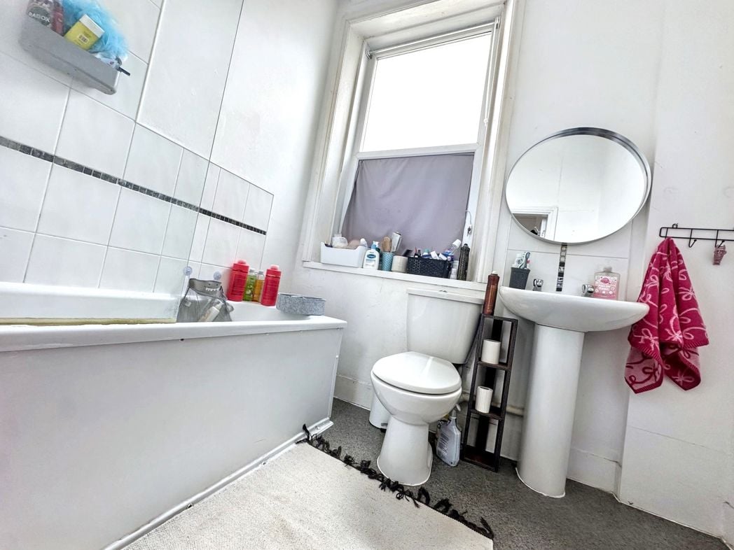 Property image 9 of 14