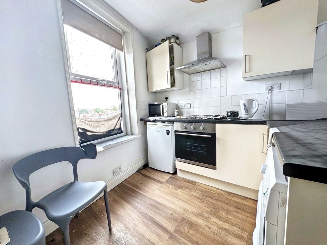 Property image 11 of 14