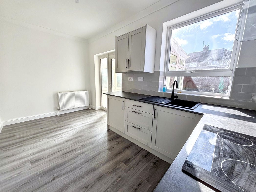 Property image 4 of 9