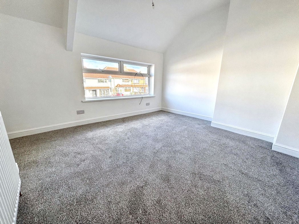 Property image 6 of 9