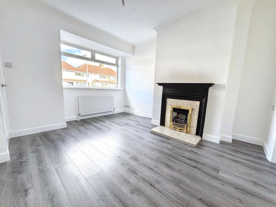 Property image 2 of 9
