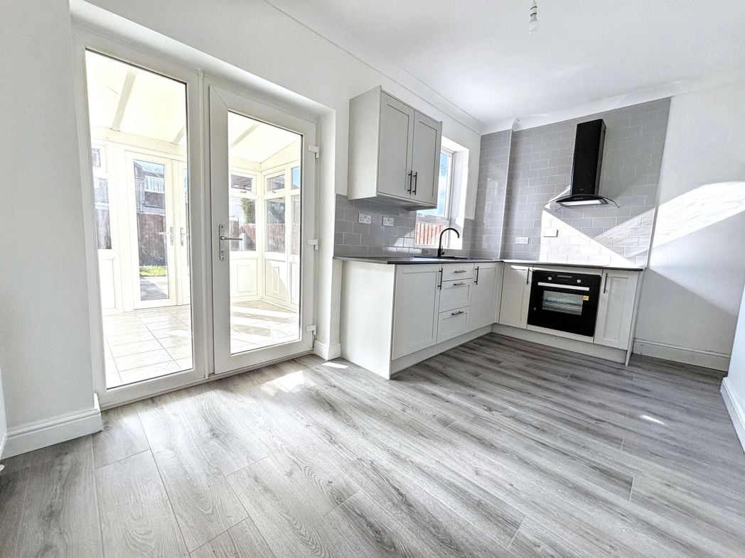Property image 3 of 9