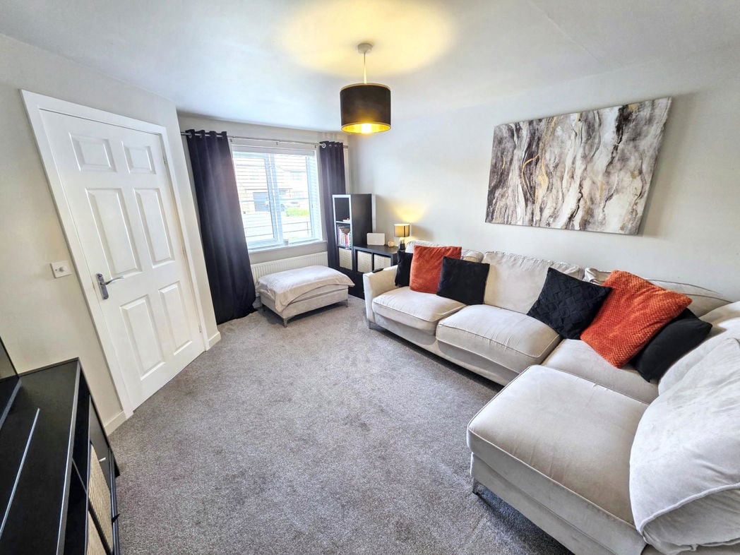 Property image 2 of 13
