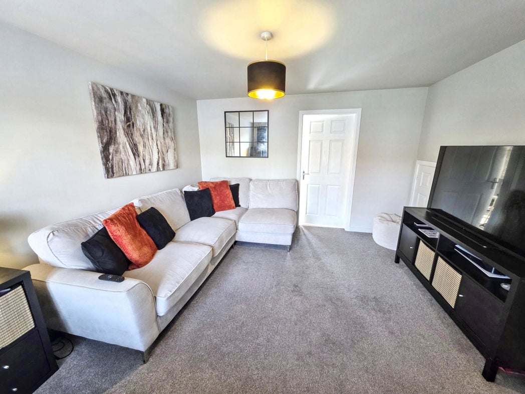 Property image 5 of 13