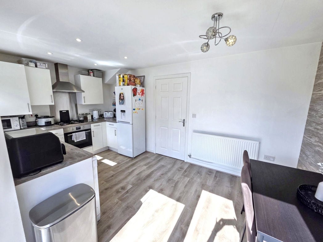 Property image 6 of 13