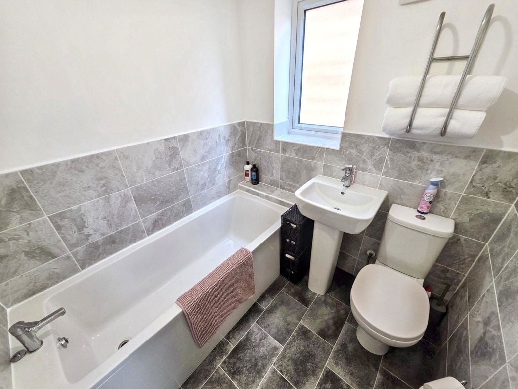 Property image 11 of 13