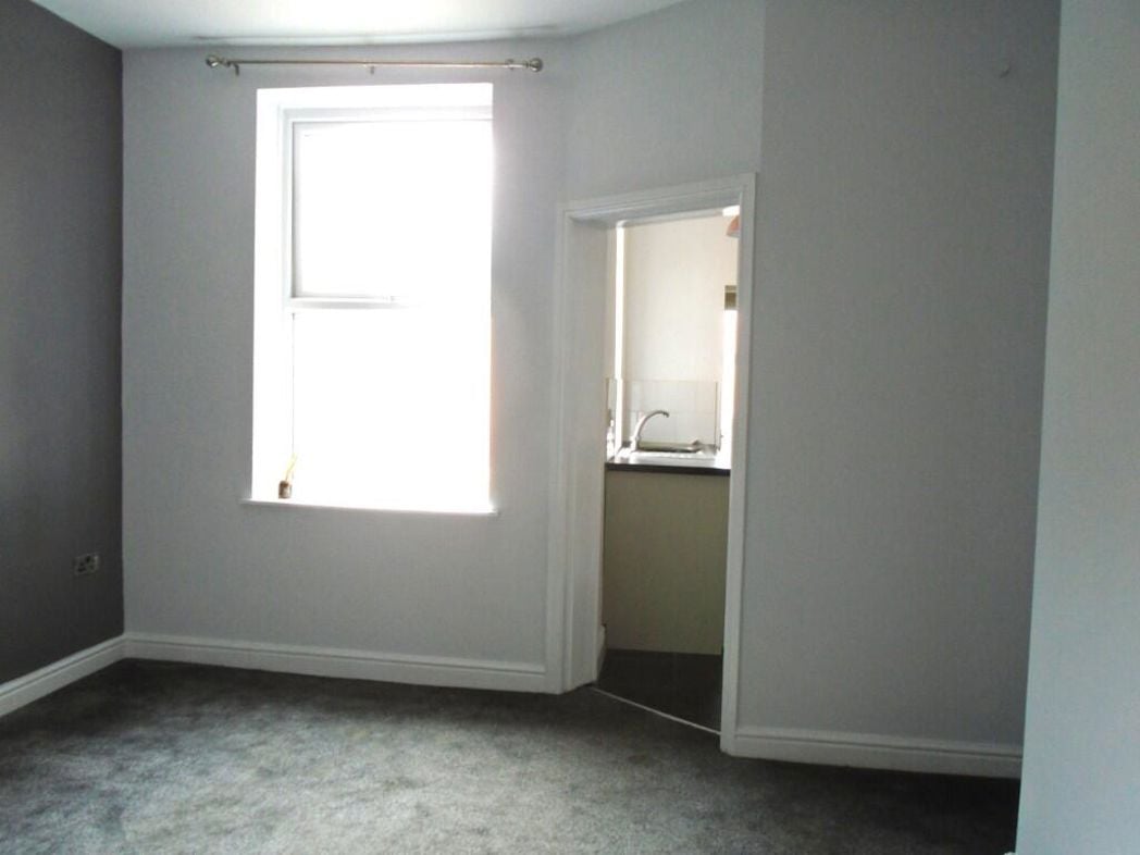 Property image 5 of 9