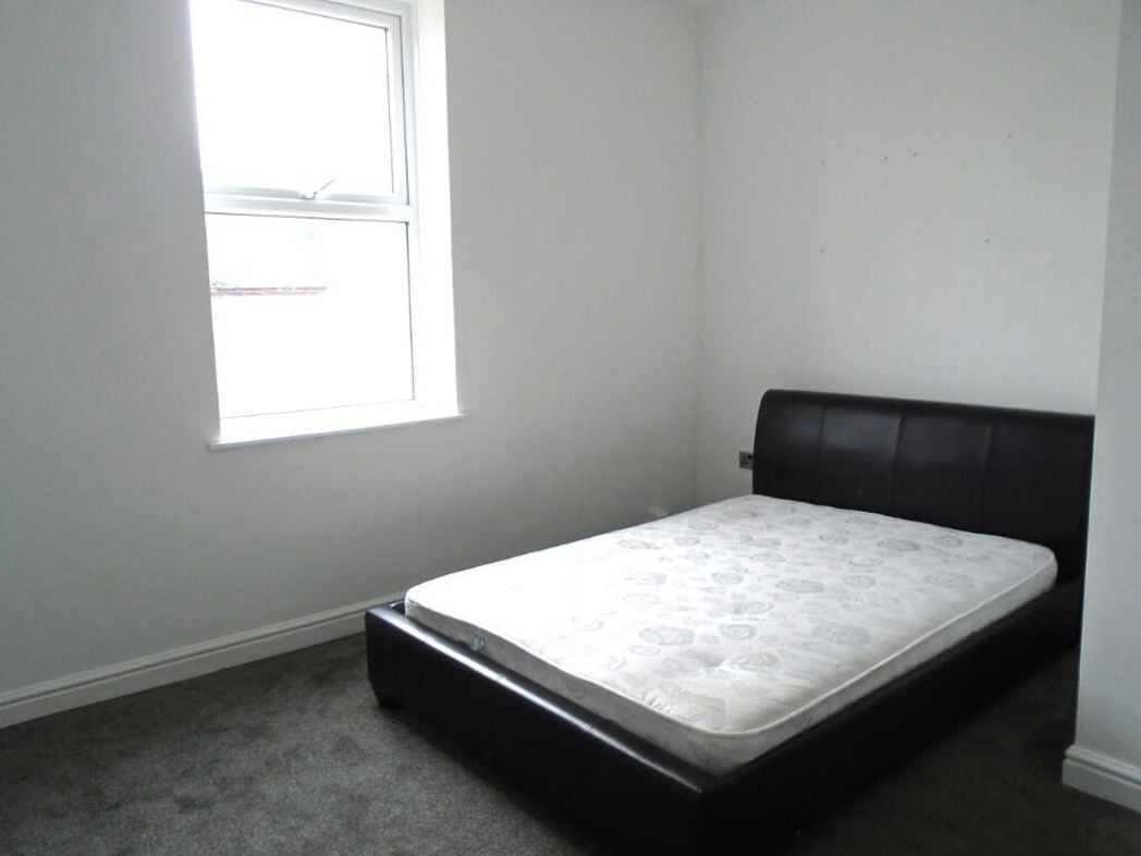 Property image 6 of 9