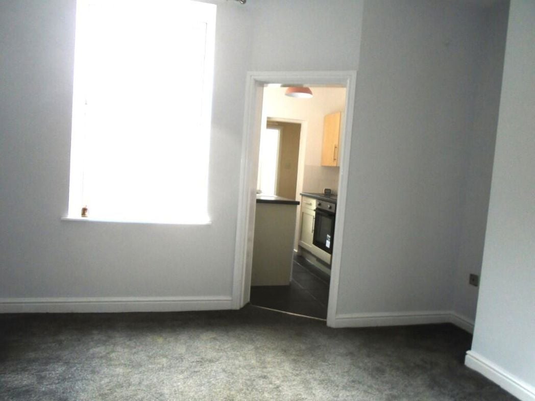Property image 7 of 9