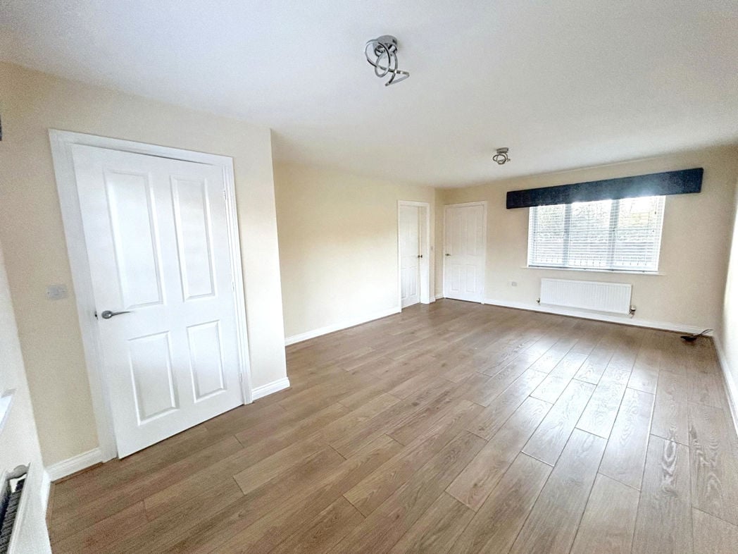 Property image 6 of 19