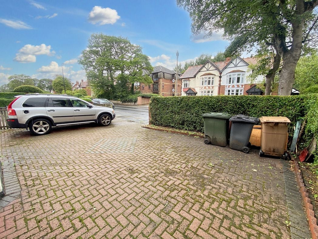 Property image 31 of 37