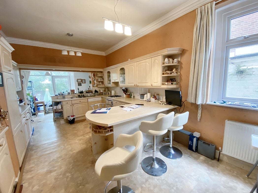 Property image 6 of 37