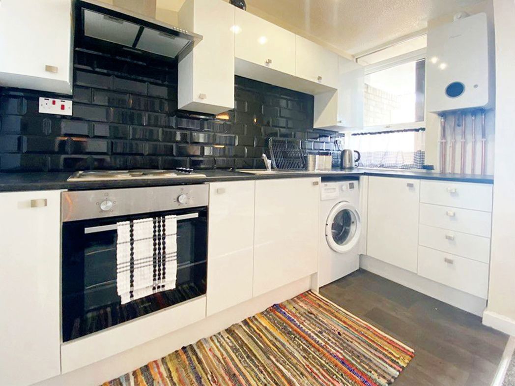 Property image 2 of 12