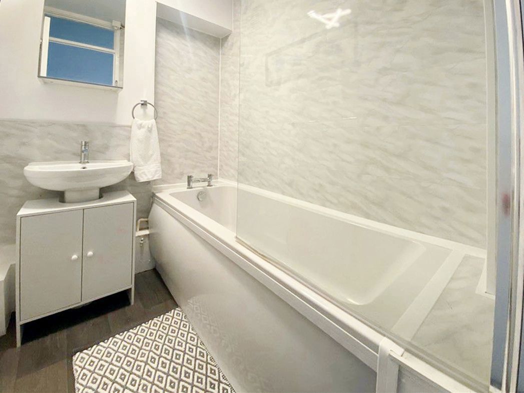 Property image 7 of 12