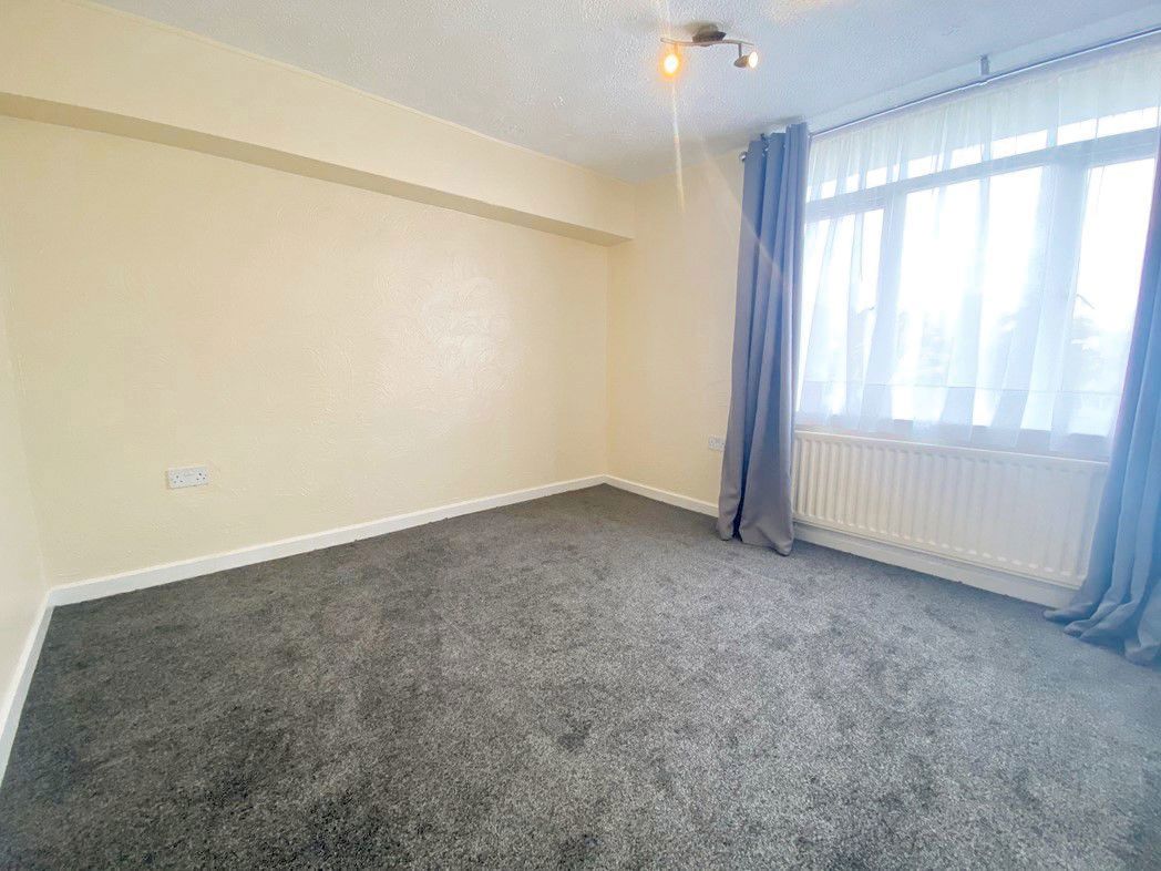 Property image 9 of 12