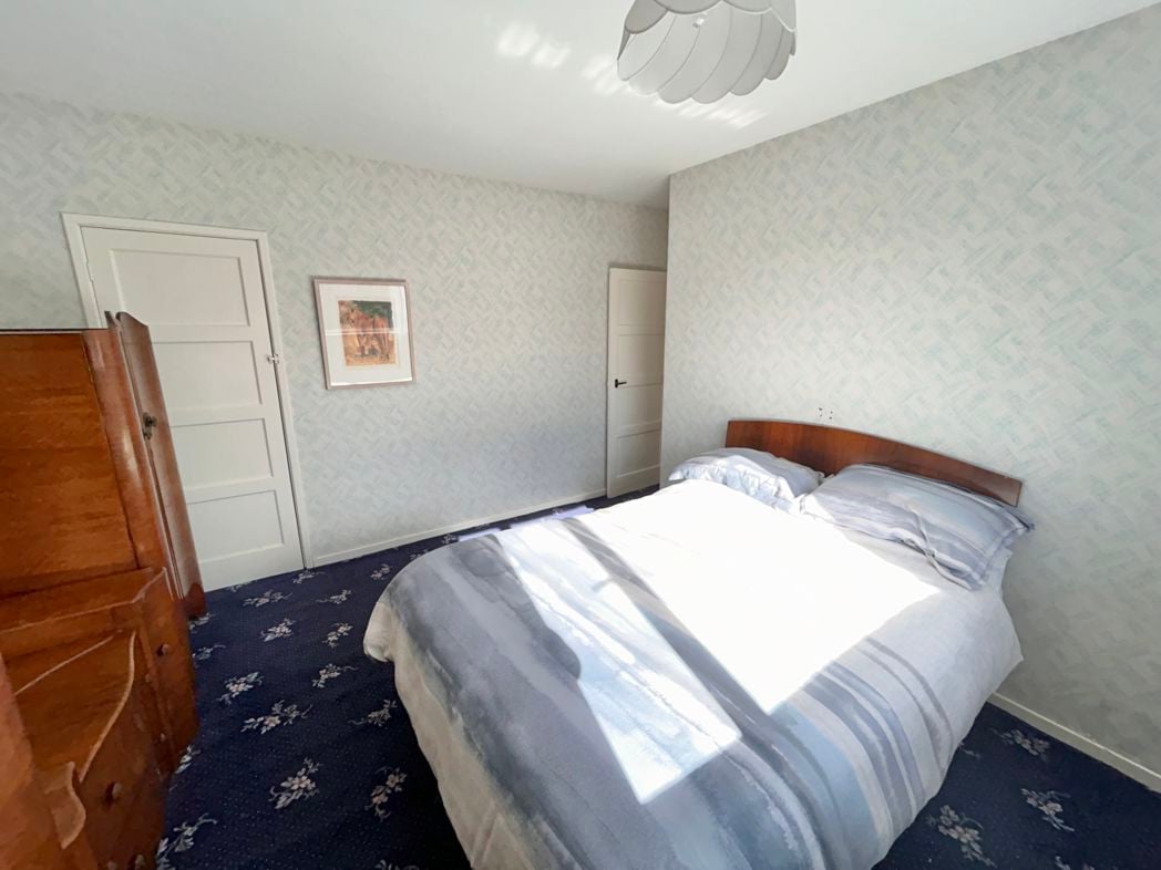 Property image 9 of 17