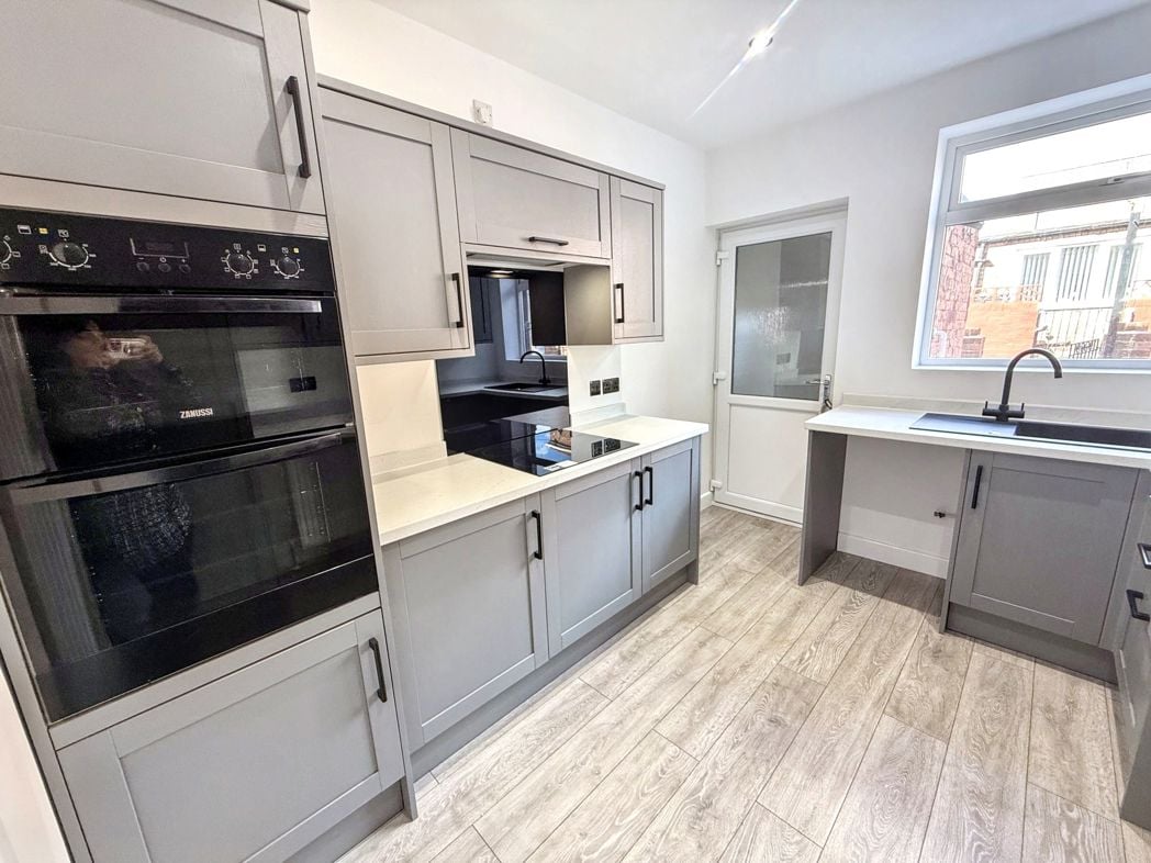 Property image 2 of 16
