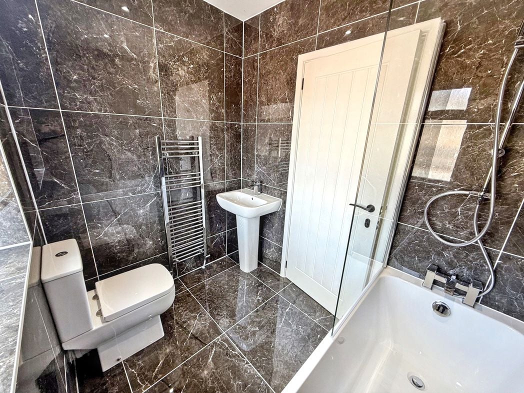 Property image 14 of 16
