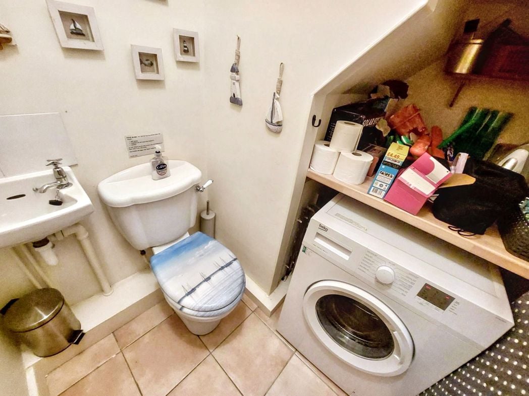 Property image 11 of 29