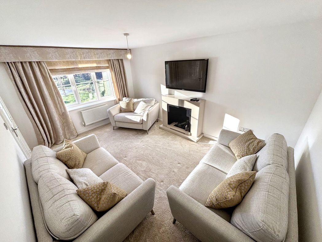 Property image 3 of 24
