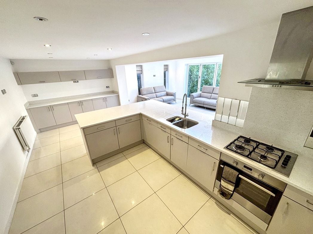 Property image 4 of 24