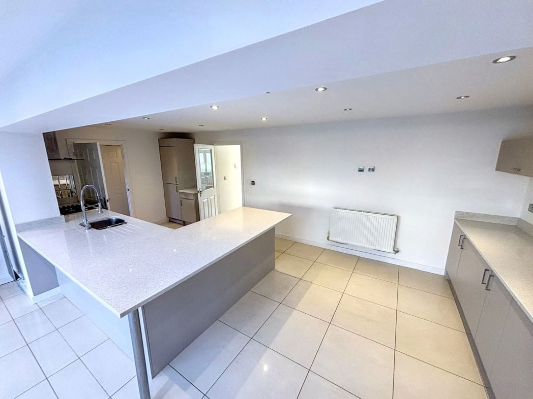 Property image 5 of 24