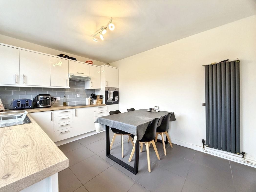 Property image 8 of 20