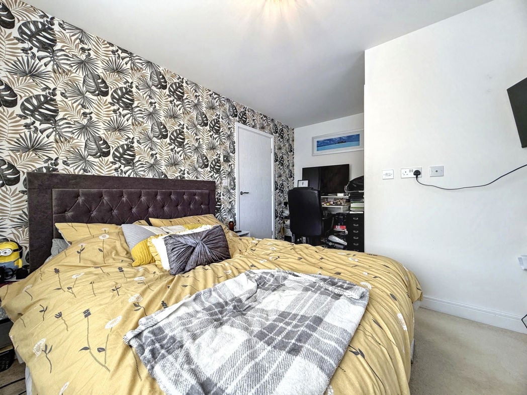 Property image 16 of 21