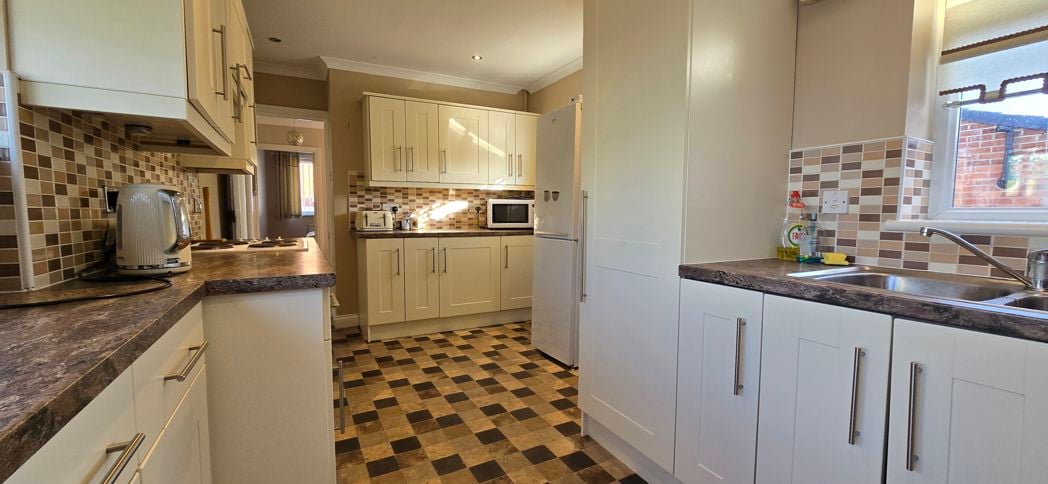 Property image 3 of 18