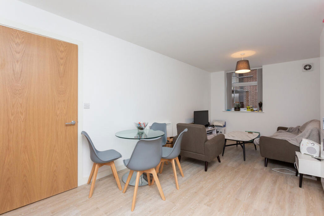 Property image 6 of 9