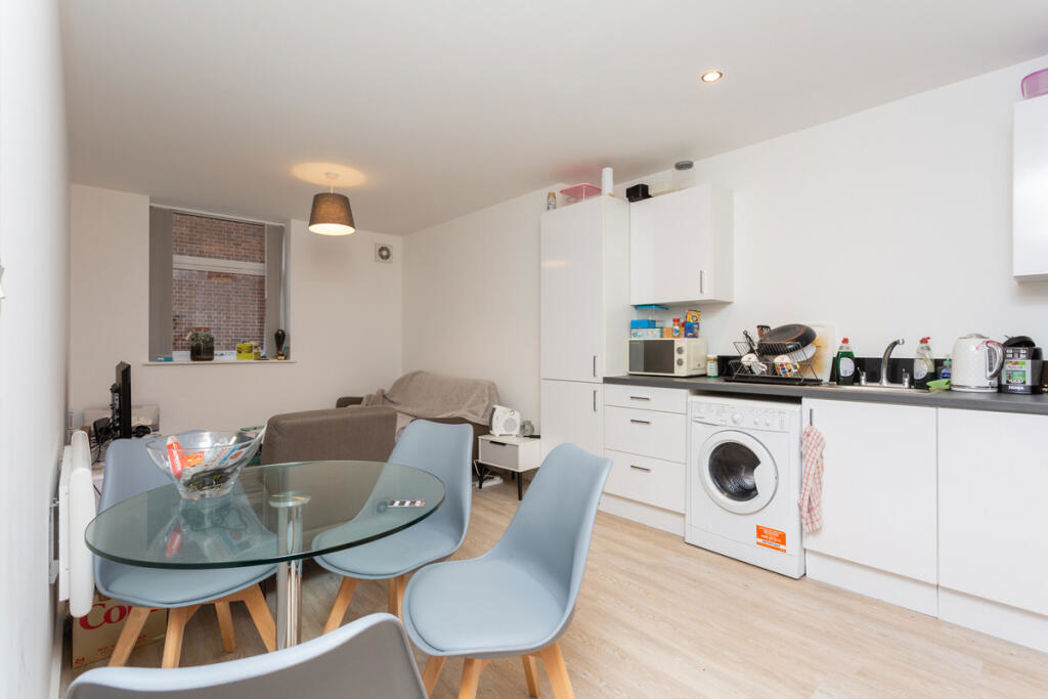 Property image 2 of 9