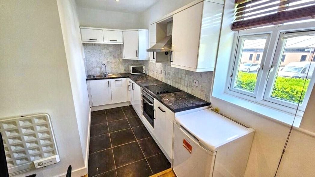 Property image 2 of 19