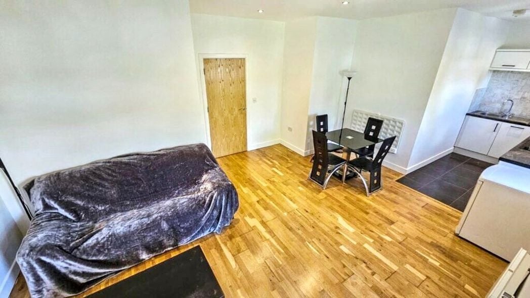 Property image 3 of 19