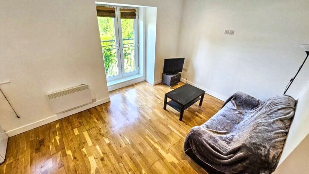 Property image 4 of 19