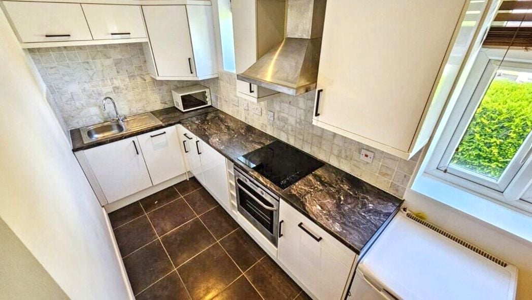 Property image 6 of 19