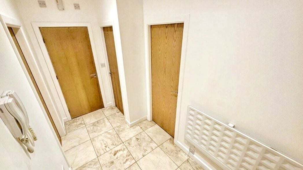 Property image 8 of 19