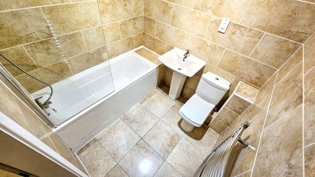 Property image 12 of 19