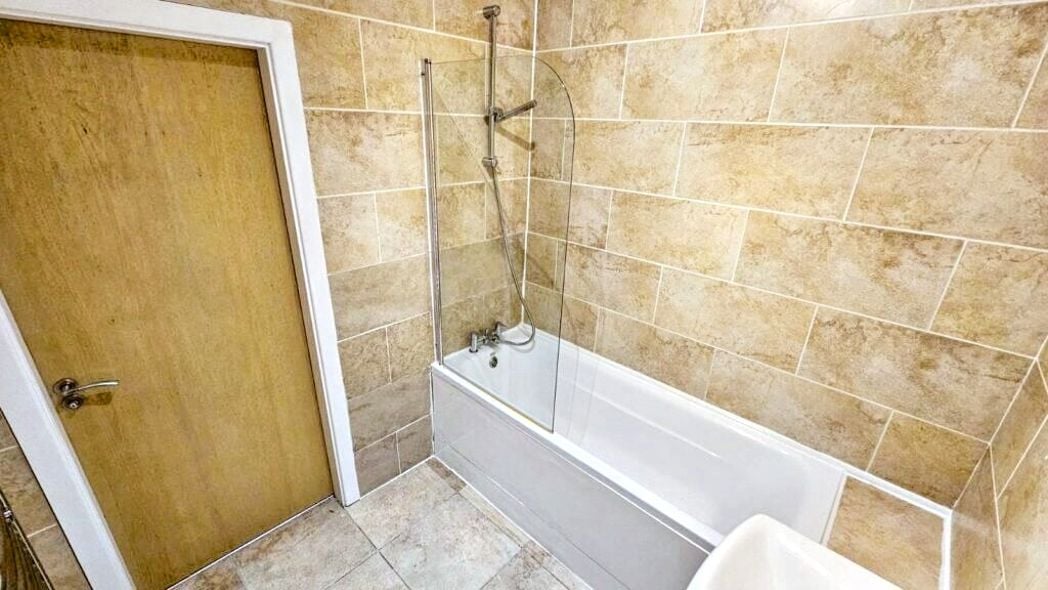 Property image 13 of 19
