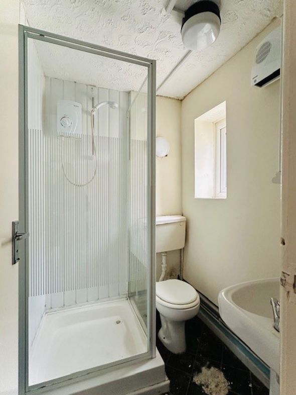 Property image 14 of 17