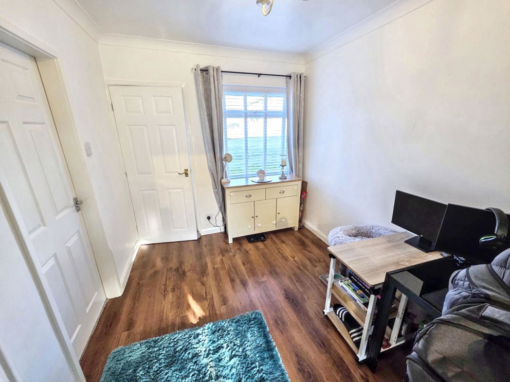 Property image 4 of 12