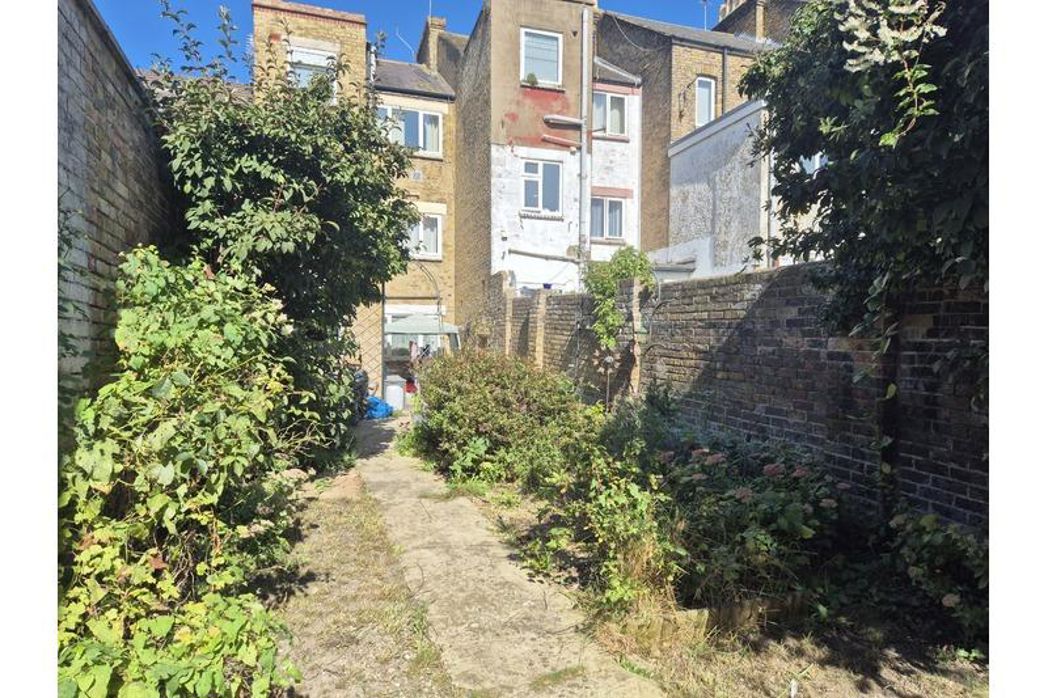 Basement Flat, Ramsgate, Kent, CT11 8PP
