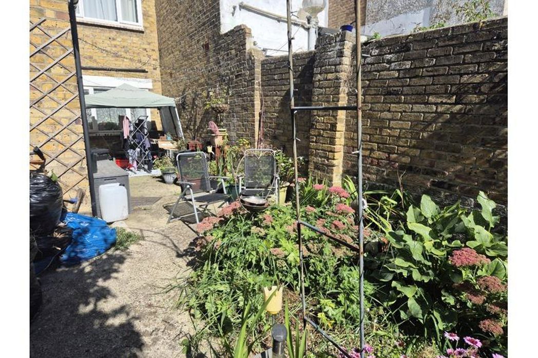 Basement Flat, Ramsgate, Kent, CT11 8PP