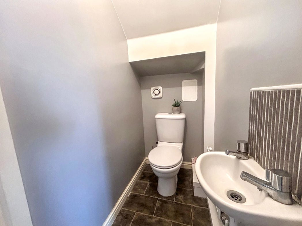 Property image 6 of 17
