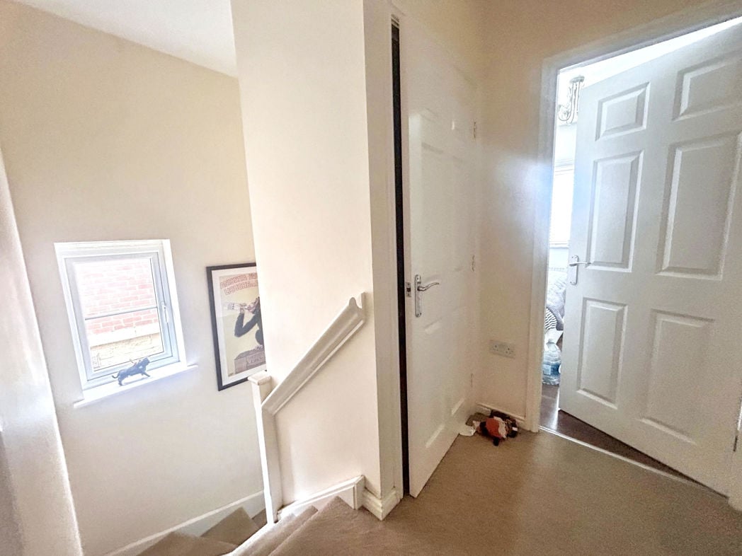 Property image 8 of 17