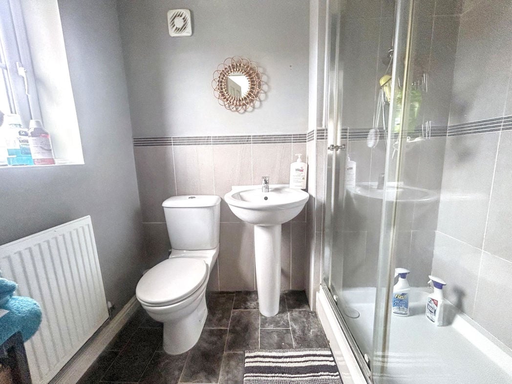 Property image 11 of 17