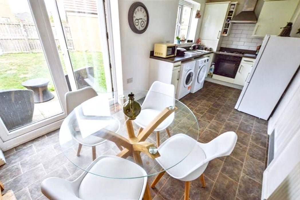 Property image 5 of 17