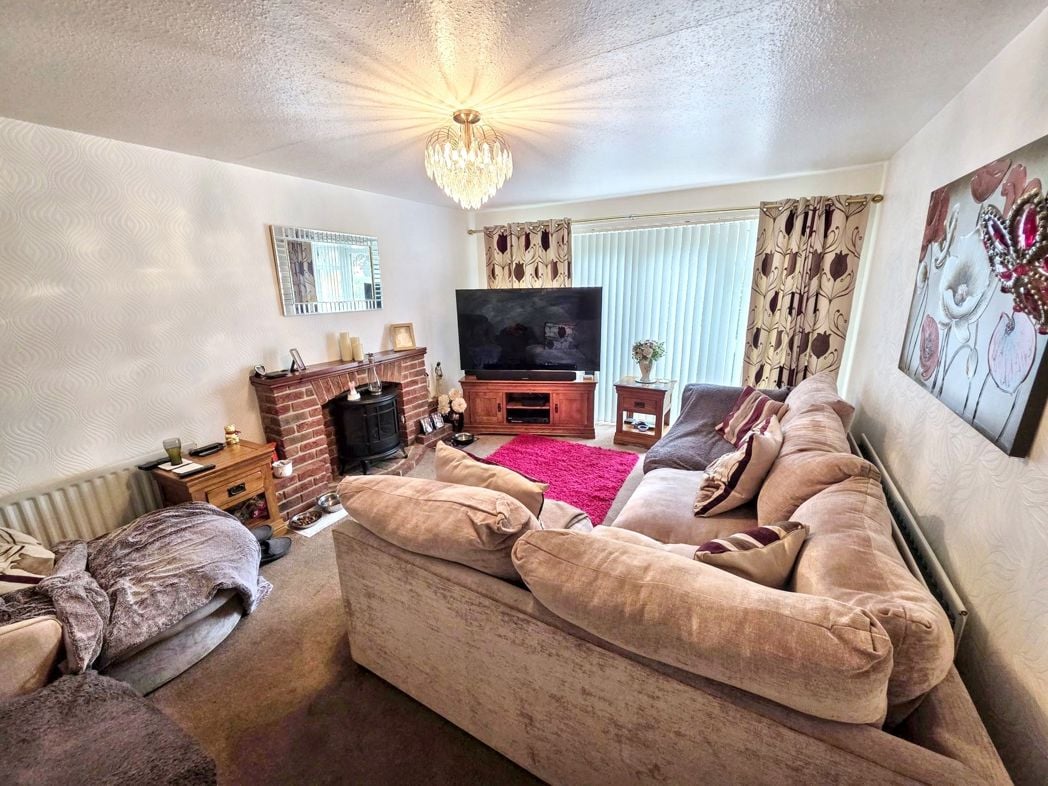 Property image 2 of 9