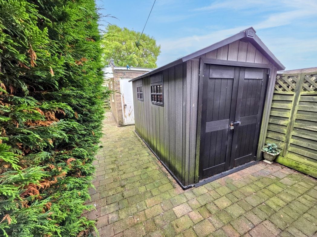 Property image 8 of 9
