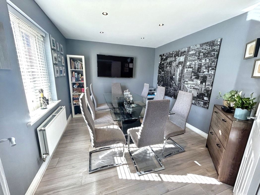 Property image 5 of 17