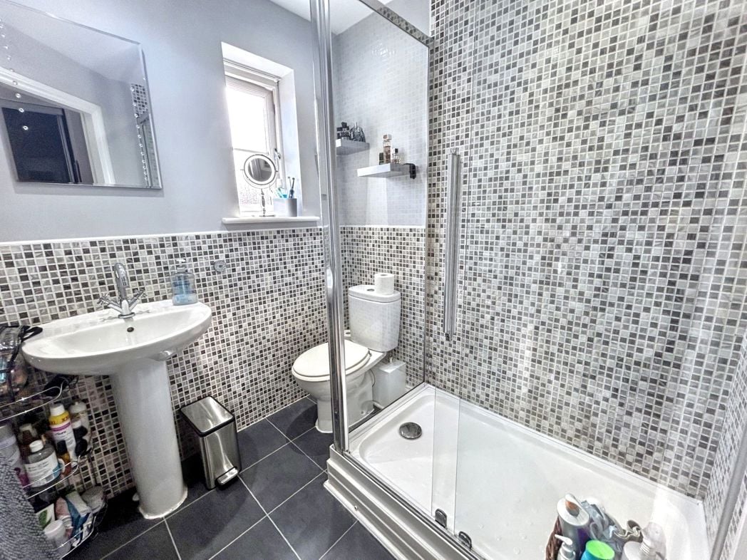 Property image 10 of 17